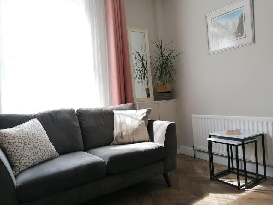 Stunning 3 Bedroom Townhouse In The Heart Of City Белфаст Екстер'єр фото