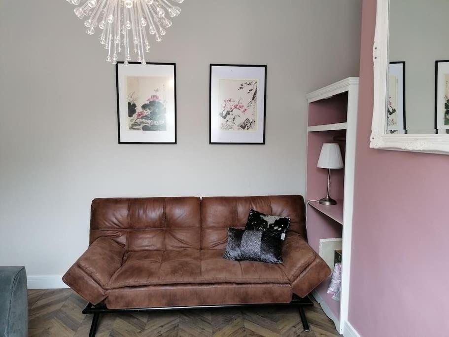 Stunning 3 Bedroom Townhouse In The Heart Of City Белфаст Екстер'єр фото